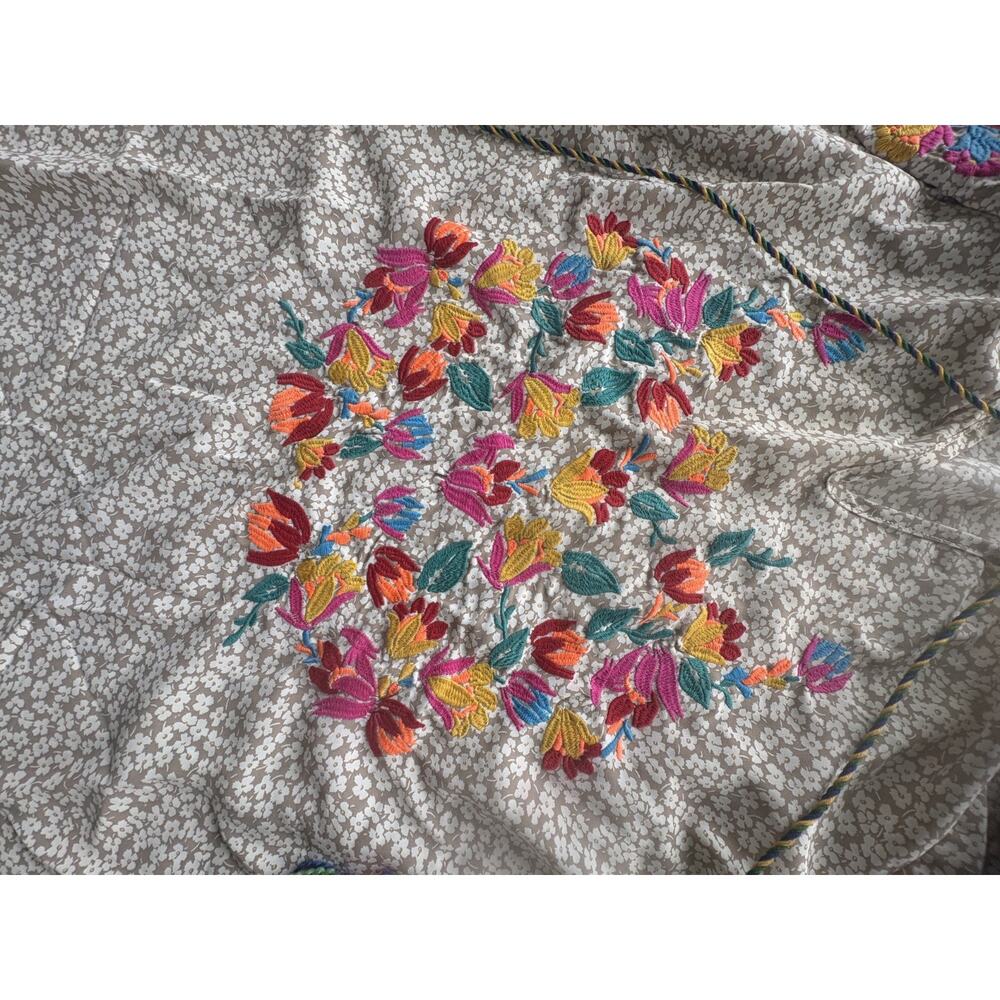 See and Be Seen Top Embroidery Floral Boho Peasant Medium With Tassel Tie - Picture 5 of 8